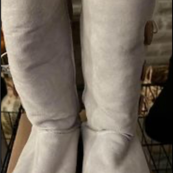 UGG boots - Picture 3 of 4